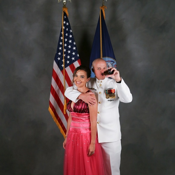 💃🎉👀 Black/Pink Evening Gown - Picture 6 of 7